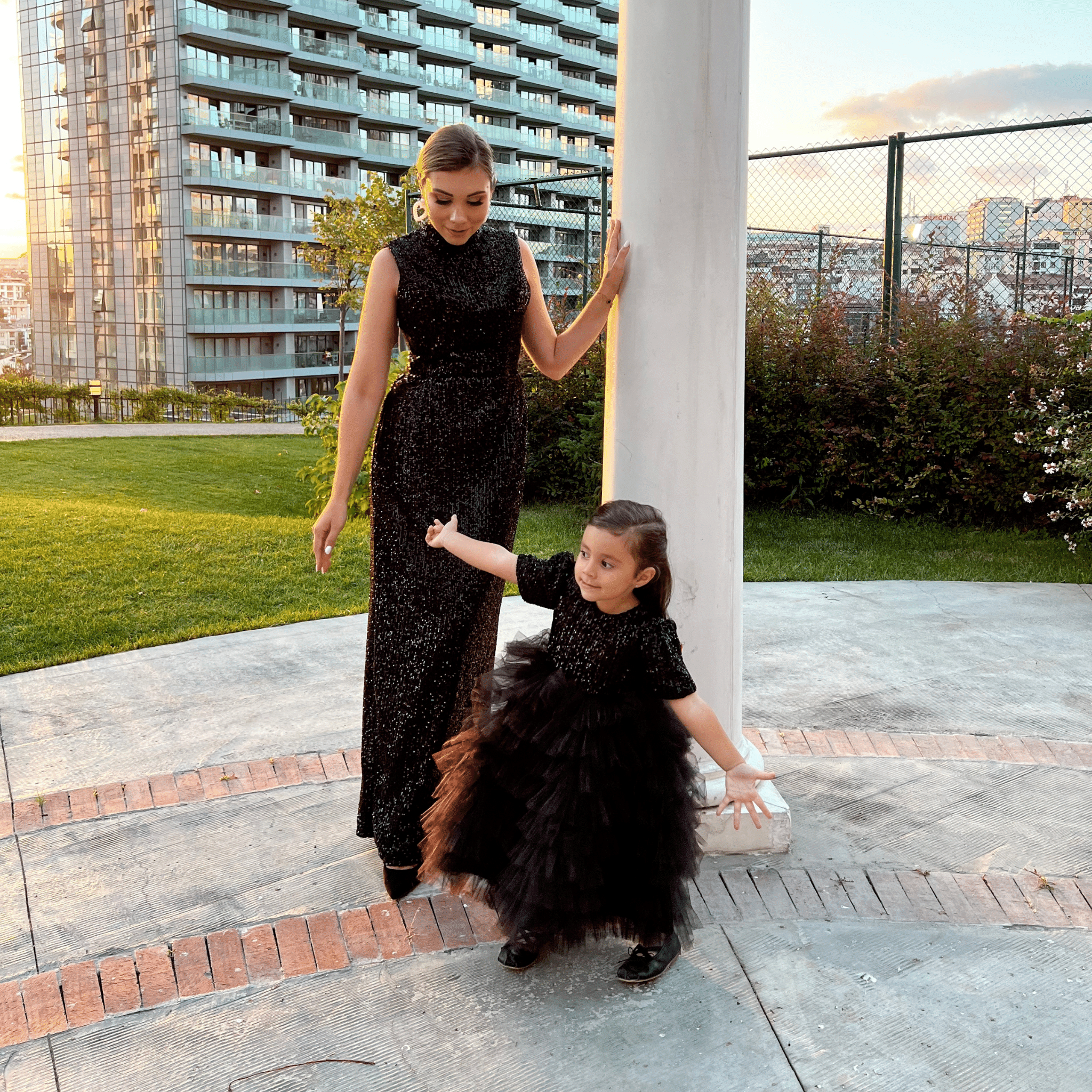 Black sparkly woman dress